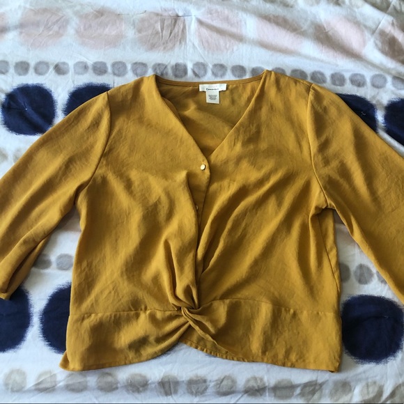 Tops - 💛Yellow Button Blouse💛